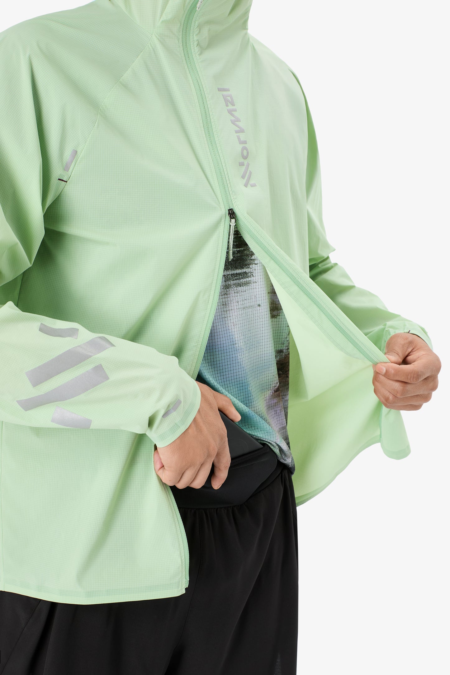 NNormal Men's Bora Windjacket Green